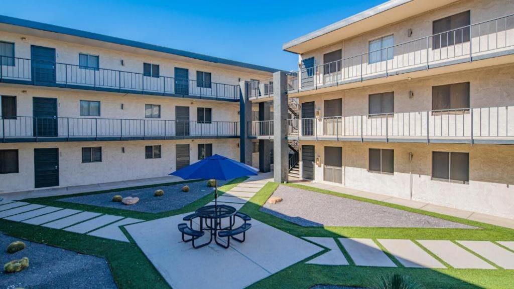 Gorgeous Cozysuites In Camelback With Pool Parking Phoenix Buitenkant foto